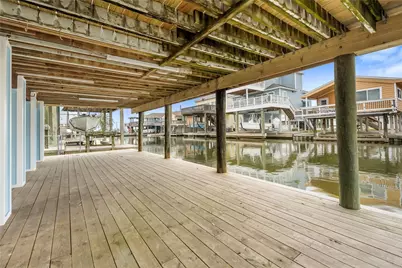 16710 Montego Way, Jamaica Beach, TX 77554 - Photo 18