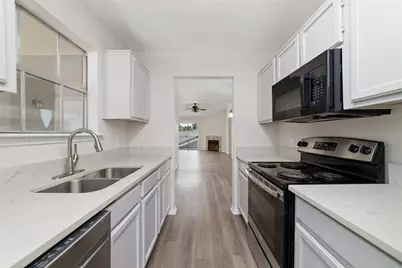 3770 Lovers Wood Lane #709, Houston, TX 77014 - Photo 10