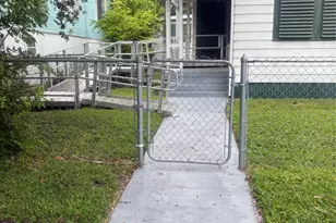 4002 Avenue O, Galveston, TX 77550 - Photo 2