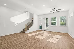 1912 Schweikhardt St St, Houston, TX 77020 - Photo 14