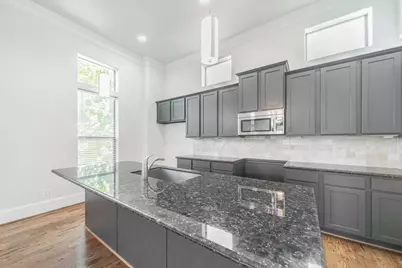 2426 Bevis Street, Houston, TX 77008 - Photo 12