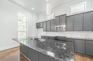 2426 Bevis St, Houston, TX 77008 - Photo 12