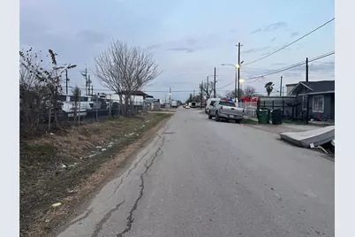 8016 Munn Street, Houston, TX 77029 - Photo 12