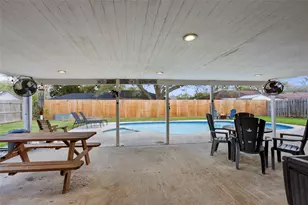 2712 Perry Ln, Alvin, TX 77511 - Photo 16