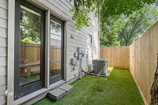 908 Thompson St, Houston, TX 77007 - Photo 8