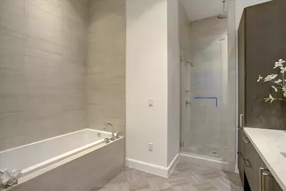 1211 Caroline Street #2002, Houston, TX 77002 - Photo 14