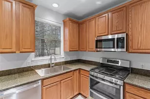 22 Almond Branch Pl, The Woodlands, TX 77382 - Photo 18