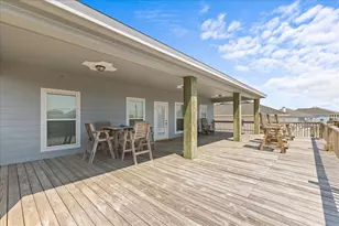 3093 Greg St, Crystal Beach, TX 77650 - Photo 10