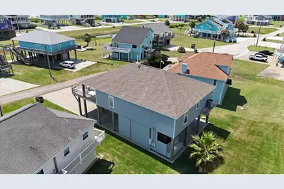 3093 Greg Street, Crystal Beach, TX 77650 - Photo 6