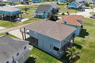 3093 Greg St, Crystal Beach, TX 77650 - Photo 6