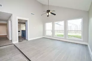 12510 Seaswept Dr, Houston, TX 77071 - Photo 8