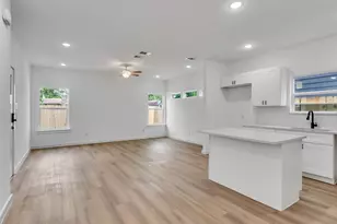 8102 Crestview Unit A/B Dr, Houston, TX 77028 - Photo 8
