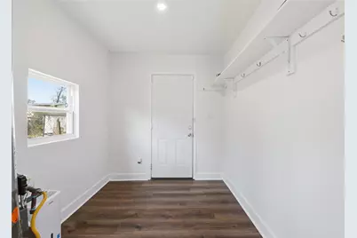 122 E James Street, Baytown, TX 77520 - Photo 18