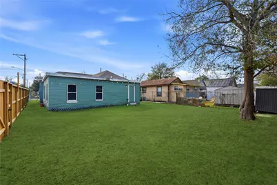 122 E James Street, Baytown, TX 77520 - Photo 38