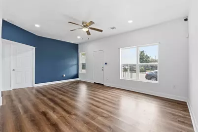 122 E James Street, Baytown, TX 77520 - Photo 8