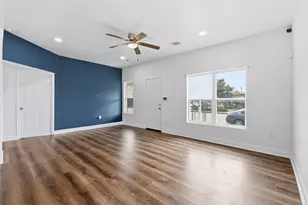 122 E James St, Baytown, TX 77520 - Photo 8