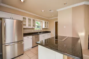 2815 Manila Ln, Houston, TX 77043 - Photo 14
