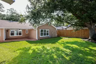 2815 Manila Ln, Houston, TX 77043 - Photo 2