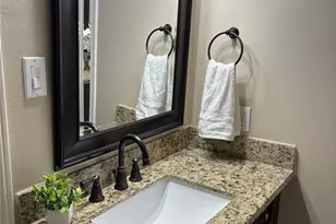 2815 Manila Ln, Houston, TX 77043 - Photo 36