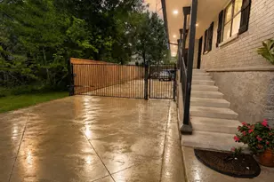 5 Tree Frog Dr, Houston, TX 77074 - Photo 24