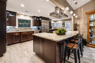 5 Tree Frog Dr, Houston, TX 77074 - Photo 4