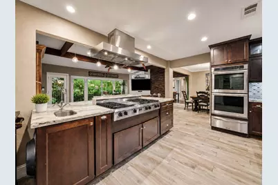 5 Tree Frog Drive, Houston, TX 77074 - Photo 1