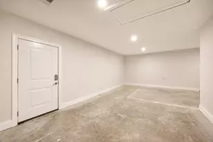 5 Tree Frog Dr, Houston, TX 77074 - Photo 16