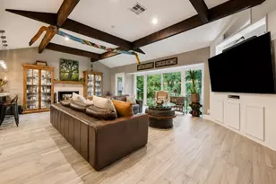 5 Tree Frog Dr, Houston, TX 77074 - Photo 2