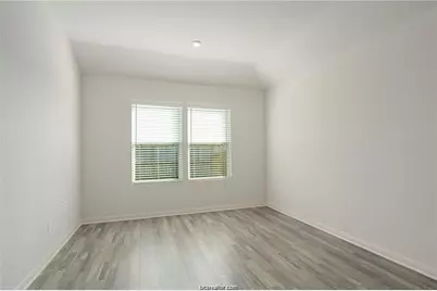 5521 Fox Bluff Drive, Bryan, TX 77807 - Photo 8