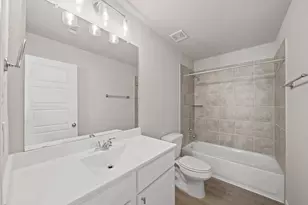 831 Red Oakland Dr, Houston, TX 77090 - Photo 10