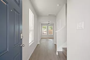 831 Red Oakland Dr, Houston, TX 77090 - Photo 2