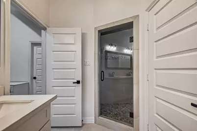 126 Peachleaf Court, Anahuac, TX 77514 - Photo 16