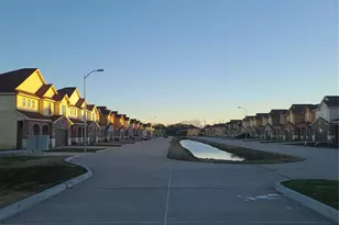11135 Beverley Pk St, Sugar Land, TX 77498 - Photo 2