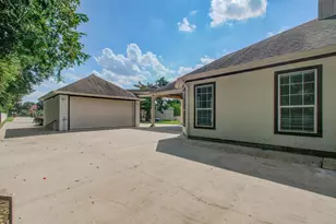10202 Brighton Ln Ln, Houston, TX 77031 - Photo 2