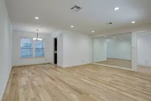 4419 Cynthia, Bellaire, TX 77401 - Photo 4