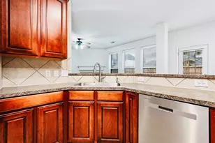 2032 Creek Shore Ln, Pearland, TX 77581 - Photo 12
