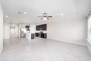 8307 Oakleaf Meadow Ct, Rosharon, TX 77583 - Photo 10