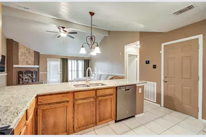 11315 Chelsea Walk Drive, Houston, TX 77066 - Photo 10