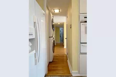 8211 Katy Freeway #17, Houston, TX 77024 - Photo 12