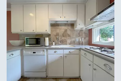 8211 Katy Freeway #17, Houston, TX 77024 - Photo 6
