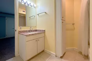 8211 Katy Fwy, Houston, TX 77024 - Photo 18
