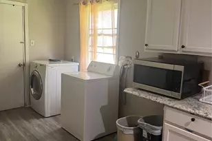 7947 Glenscott St, Houston, TX 77061 - Photo 2