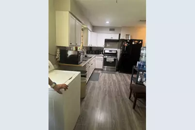 7947 Glenscott Street, Houston, TX 77061 - Photo 12