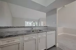 8612 Dairy View Ln, Houston, TX 77072 - Photo 14