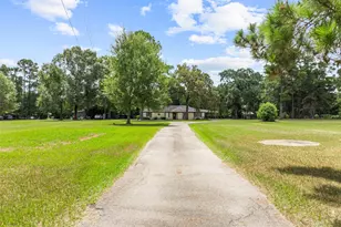 15856 Dewberry Ln, Conroe, TX 77302 - Photo 2