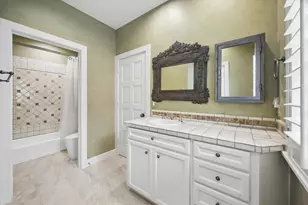 1106 Bayou Island Dr, Houston, TX 77024 - Photo 32