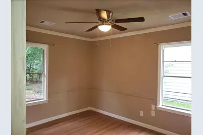 5915 Southwood Streets, Houston, TX 77033 - Photo 6
