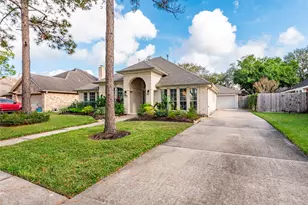 2355 Golden Shores Ln, League City, TX 77573 - Photo 38