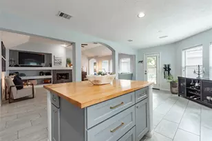 2355 Golden Shores Ln, League City, TX 77573 - Photo 14