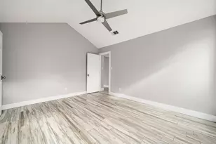 4902 Moody Reef Dr, Bacliff, TX 77518 - Photo 12